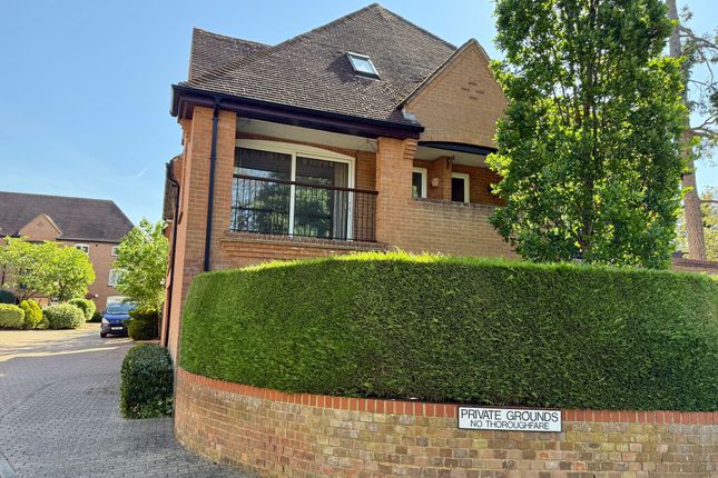 Reynolds Road, Beaconsfield HP9 3 bed maisonette for sale