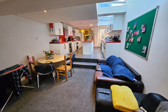 8 bedroom terraced house for sale
