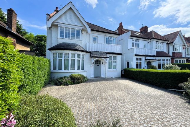 ETCHINGHAM PARK ROAD, FINCHLEY. N3 5 bed link detached house for sale