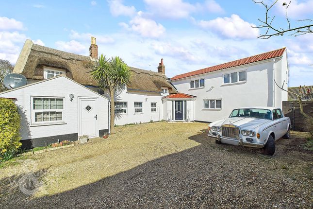 Mill Road, Hemsby, Great Yarmouth 4 bed detached house for sale