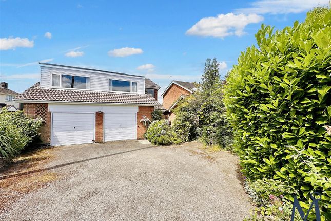 5 bed detached house
