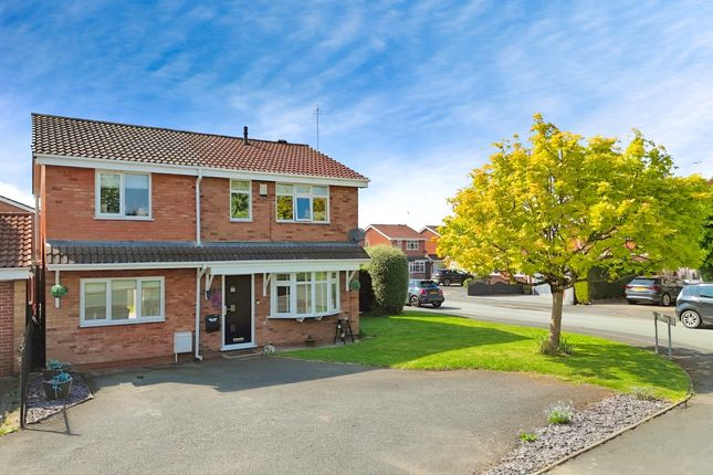 Turnstone Drive, Wolverhampton WV10 4 bed detached house for sale