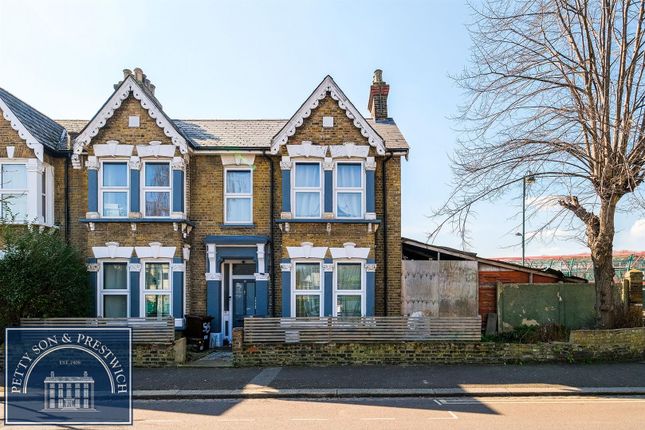 5 bedroom semi-detached house for sale