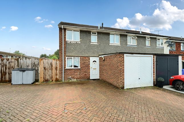 Winchester Way, Camberley GU17 3 bed semi