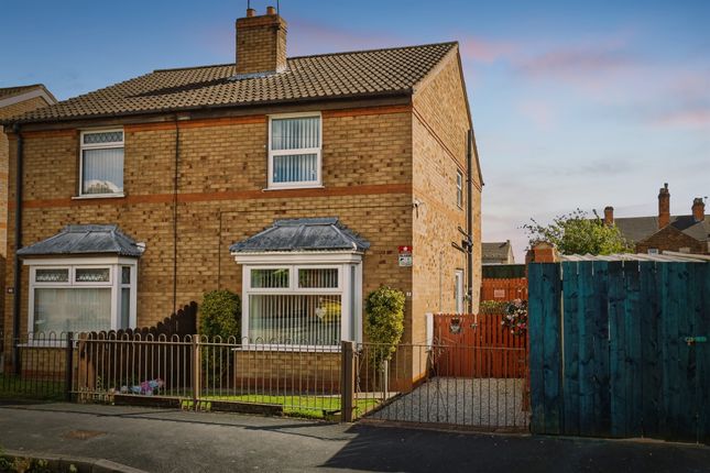 2 bedroom semi-detached house for sale
