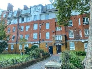 Flat, Renton Close, London 3 bed flat for sale