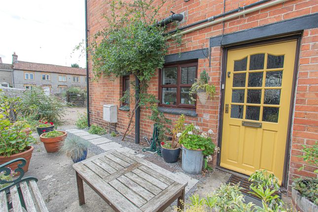 Pococks Yard, Bow Street, Langport... 3 bed semi