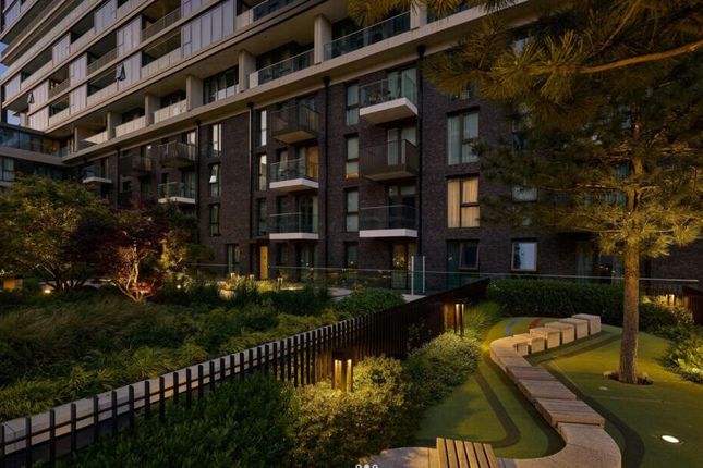 Saffron Gardens, London Dock, Arrival... 1 bed flat for sale