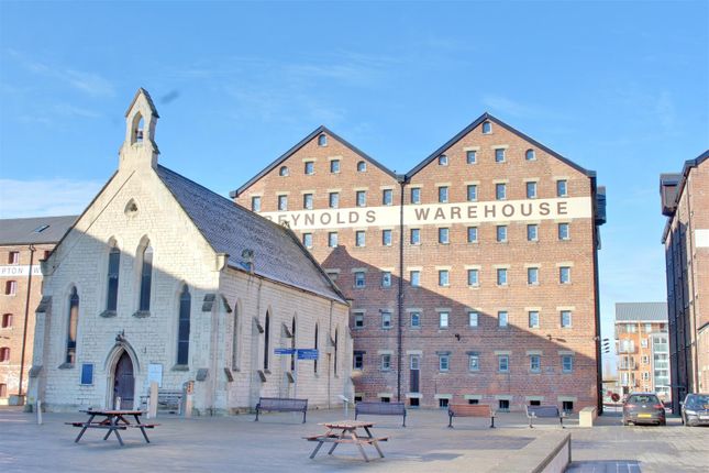 Double Reynolds, Gloucester Docks 1 bed apartment for sale