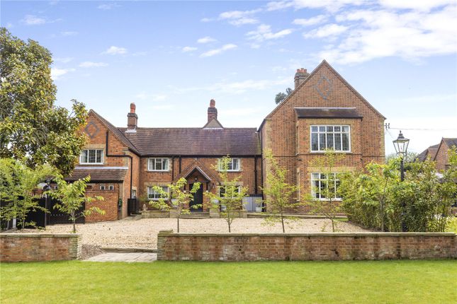 Moss End, Berkshire, RG42 5 bed detached house for sale