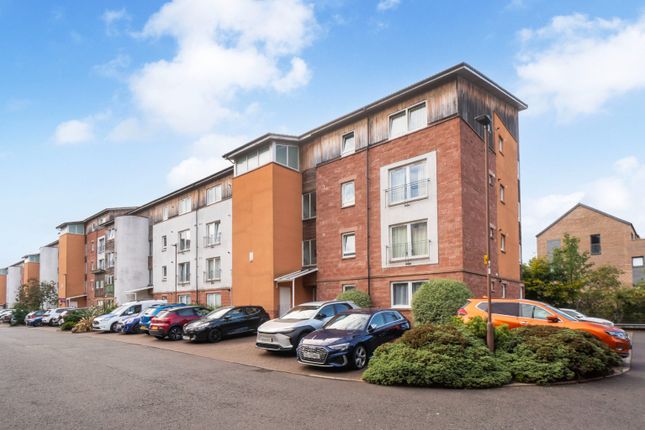 2 bedroom ground floor flat for sale