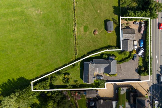Bicester Road, Kingswood HP18 4 bed detached bungalow for sale
