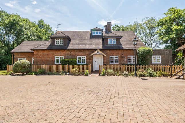 Watery Lane, Fleet GU52 4 bed detached house for sale