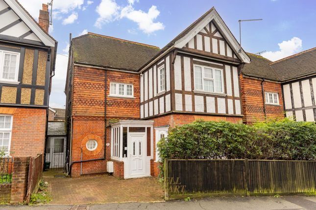 De La Warr Road, East Grinstead RH19 5 bed detached house for sale