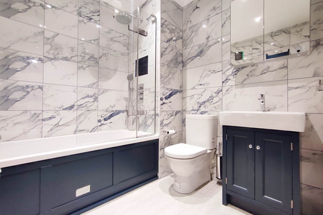 Romford Road, Forest Gate, E7 8AY 2 bed flat for sale