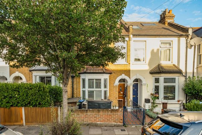 Stanley Road, London N11 3 bed terraced house for sale
