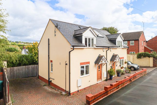 George Street, Markyate, St. Albans, AL3 2 bed semi