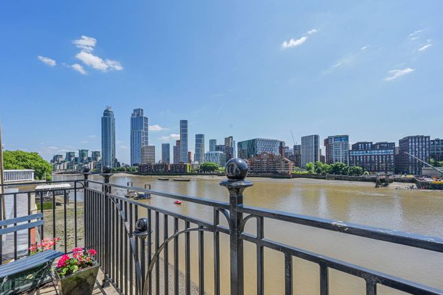 Grosvenor Road, Pimlico, London, SW1V 3 bed penthouse for sale