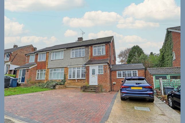 Mount Close, High Wycombe, HP12 5 bed semi