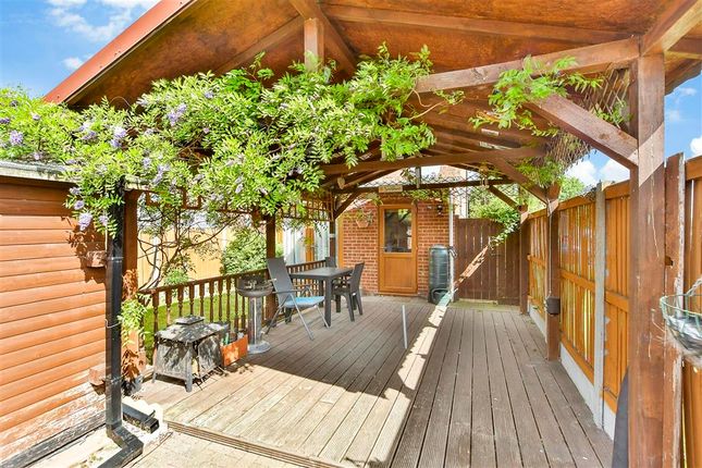 3 bed end terrace house