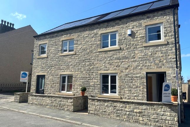 Sun Street, Eastburn, Keighley, West... 3 bed semi