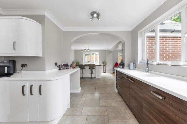 Kneesworth Street, Royston SG8 5 bed detached house for sale