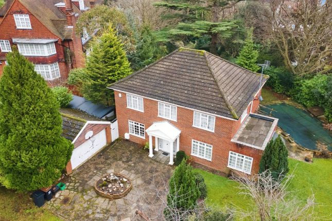 6 bedroom detached house for sale