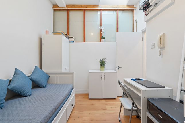 Studio flat for sale