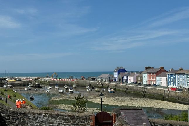 2 Belle Vue Gardens, Aberaeron, SA46 3 bed house for sale