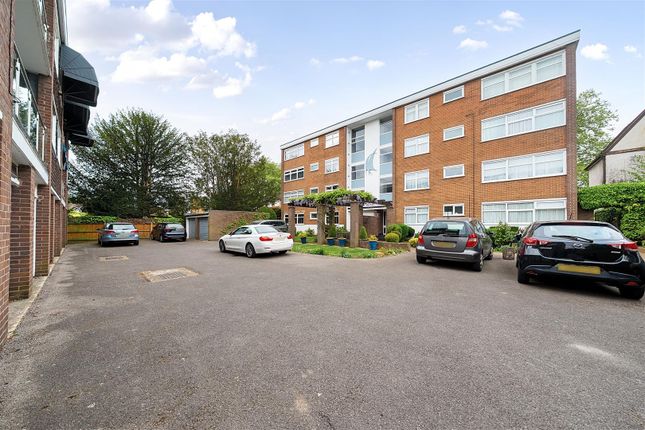 Albany Park Road, Kingston Upon Thames 2 bed apartment for sale