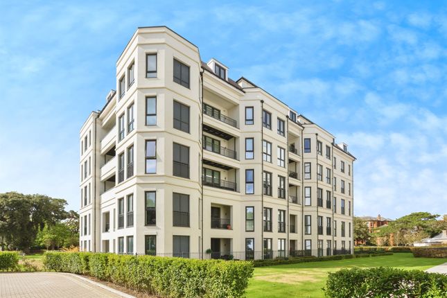 2 bedroom ground floor flat for sale