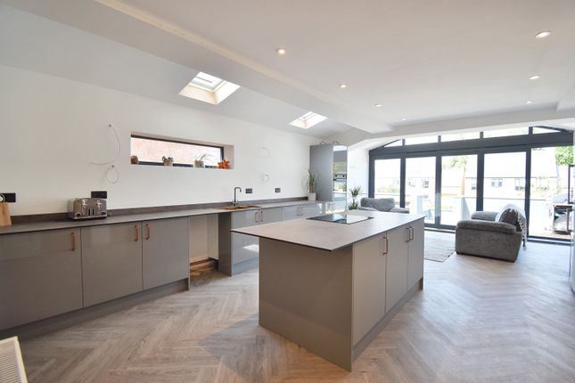 Eastfield Road, Louth LN11 7AS 4 bed end of terrace house for sale