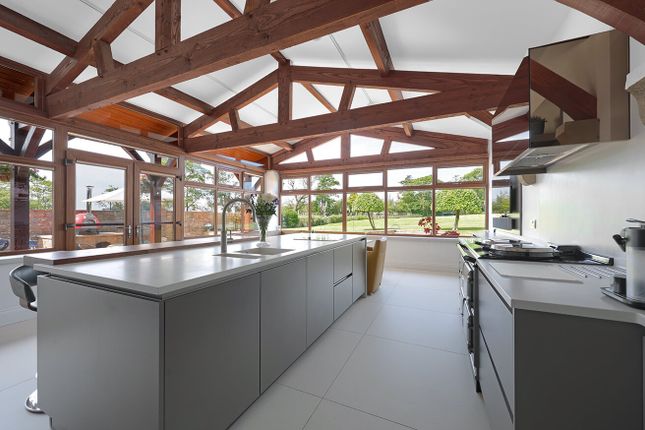 5 bedroom semi-detached house for sale