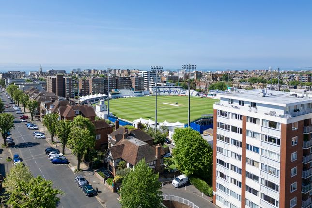 Cromwell Road, Hove, BN3 2 bed flat for sale