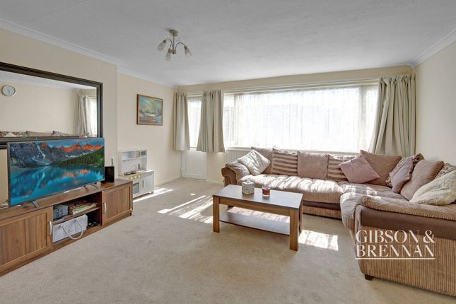 Long Riding, Basildon, SS14 3 bed terraced house for sale