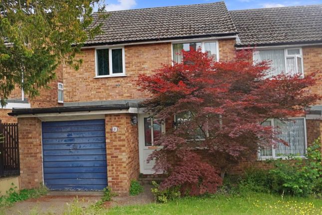 Hepplewhite Close, High Wycombe HP13 3 bed semi