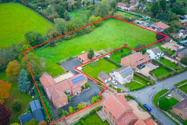 5 bed detached house