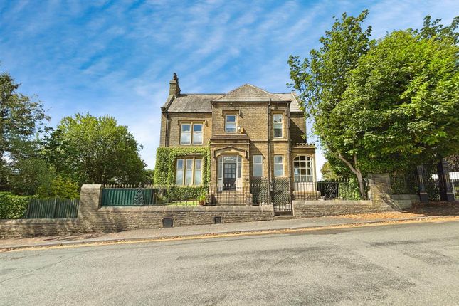 Cemetery Road, Bradford BD6 4 bed detached house for sale