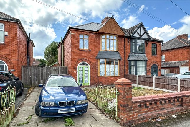 Hollinwood Avenue, Chadderton... 3 bed semi