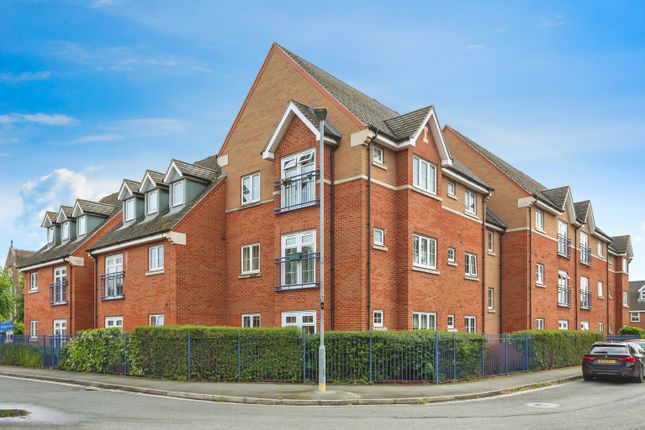 2 bedroom ground floor flat for sale