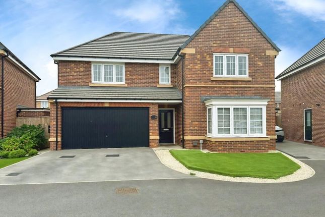 Tree Top Close, Stanley, Wakefield, WF3 5 bed detached house for sale