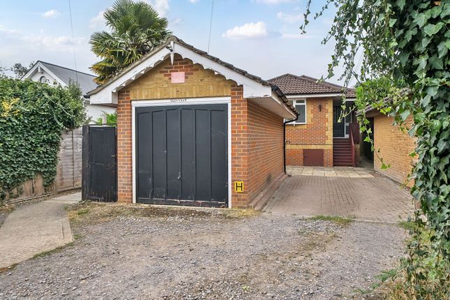 Lower Ash Estate, Shepperton, TW17 3 bed detached bungalow for sale