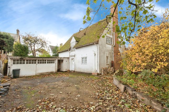 3 bed detached house