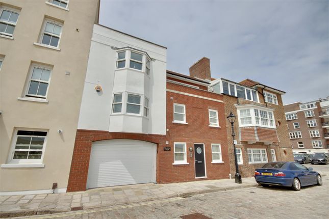 3 bedroom town house for sale