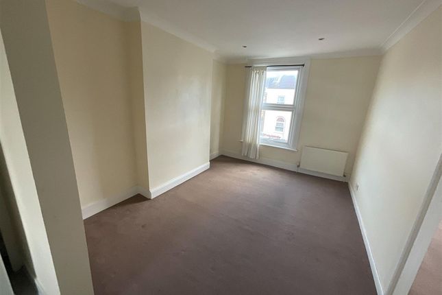 2 bed flat