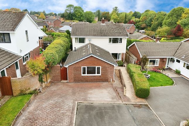 5 bed detached house