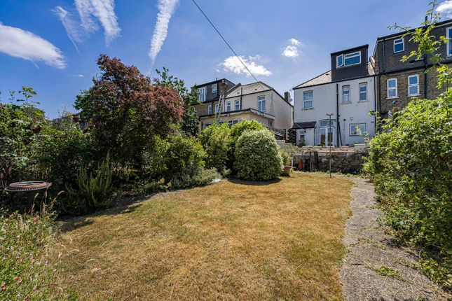 5 bedroom semi-detached house for sale