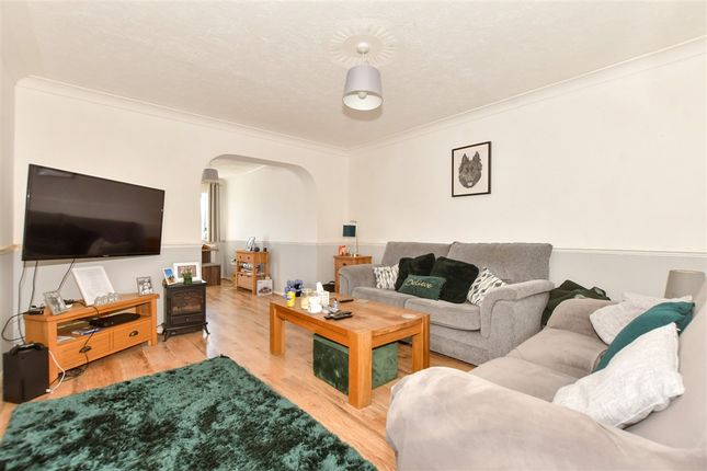 5 bedroom semi-detached house for sale