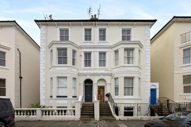 Hova Villas, Hove, BN3 3DG 2 bed apartment for sale