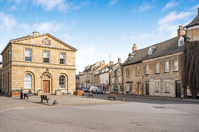 Market Place, Woodstock, Oxfordshire... 3 bed terraced house for sale